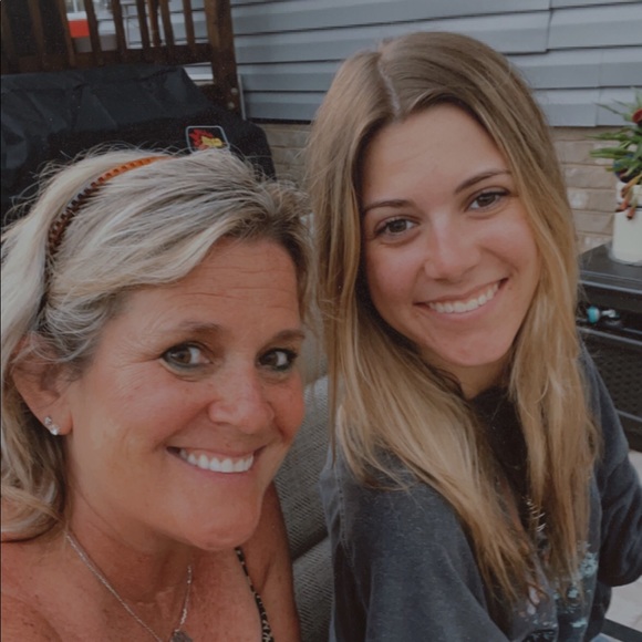 Meet your Posher, Allison - Picture 4 of 5